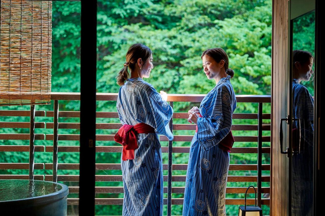 ホテル 四万温泉 豊島屋 中之条町 エクステリア 写真
