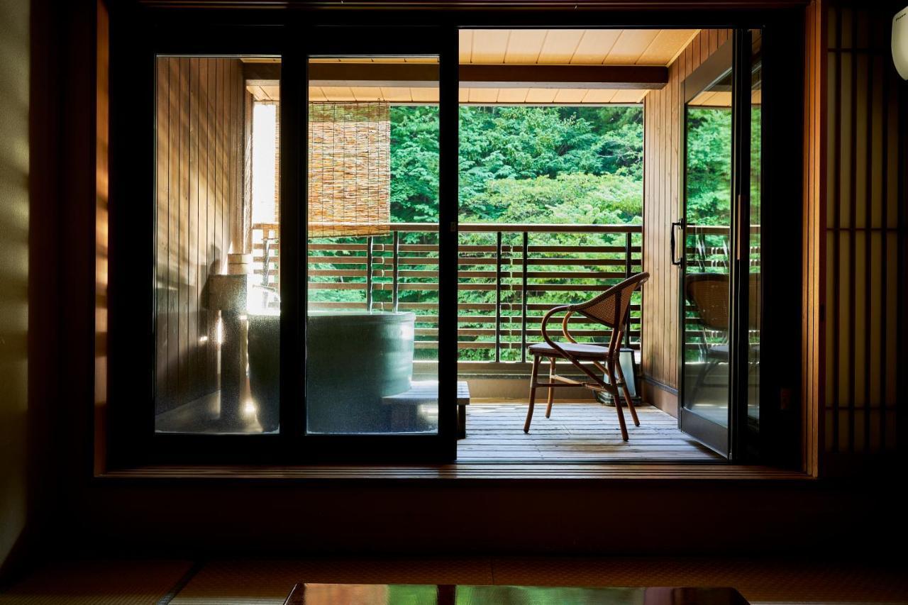ホテル 四万温泉 豊島屋 中之条町 エクステリア 写真