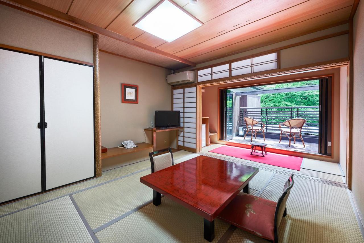 ホテル 四万温泉 豊島屋 中之条町 エクステリア 写真