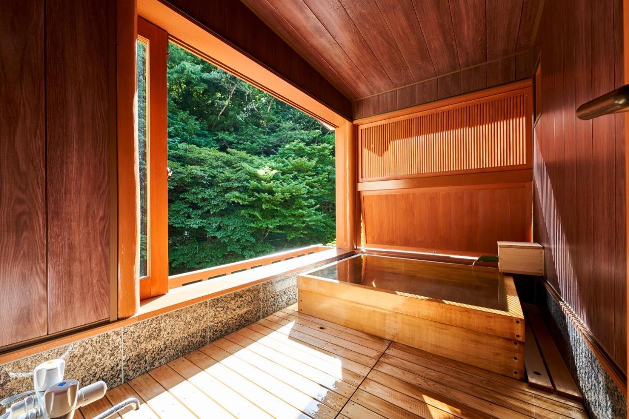 ホテル 四万温泉 豊島屋 中之条町 エクステリア 写真