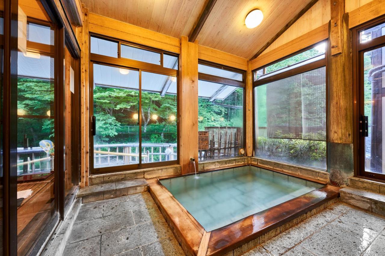 ホテル 四万温泉 豊島屋 中之条町 エクステリア 写真