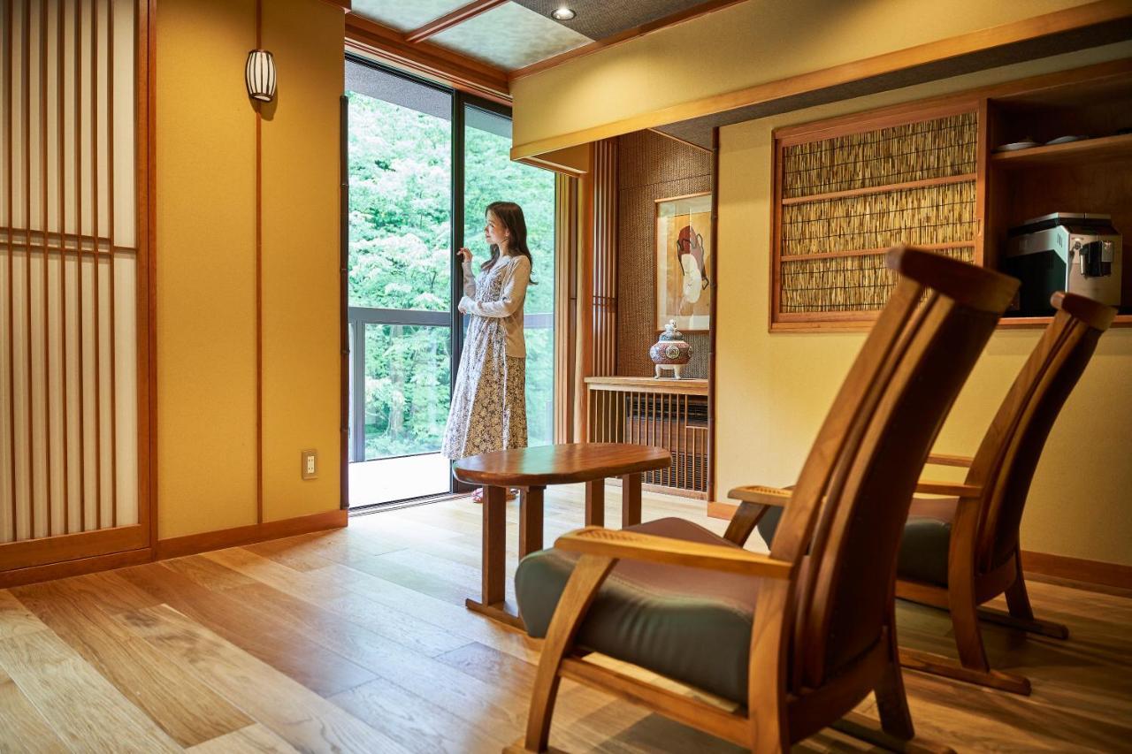 ホテル 四万温泉 豊島屋 中之条町 エクステリア 写真