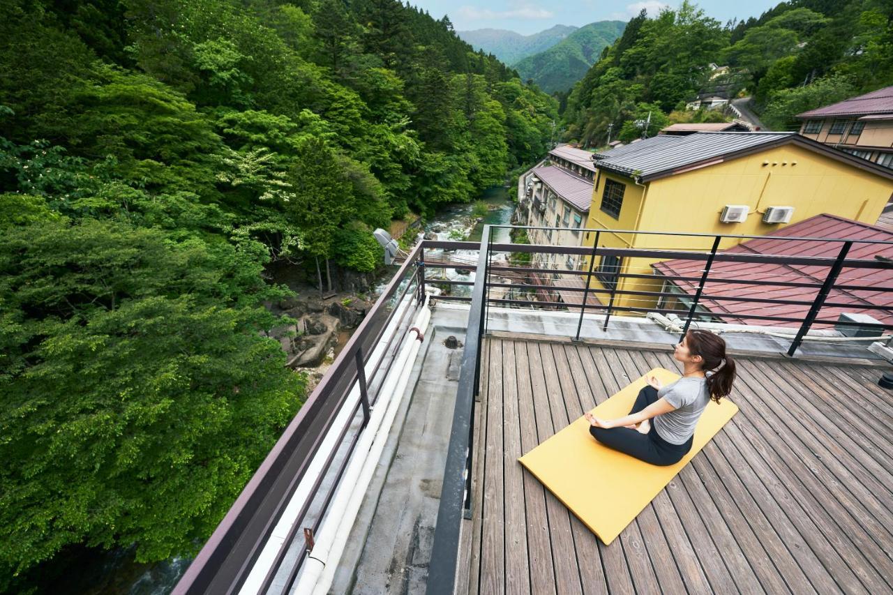 ホテル 四万温泉 豊島屋 中之条町 エクステリア 写真